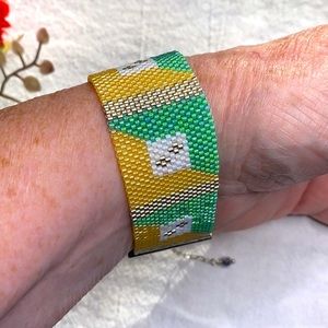 NEW!!!   BRACELET by Jewelry From the Heart